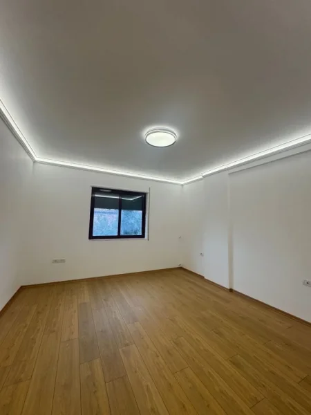 Tirane, shitet apartament 2+1+Aneks+Ballkon Kati 3, 116 m² 239.000 € (Perballe kompksit halili)