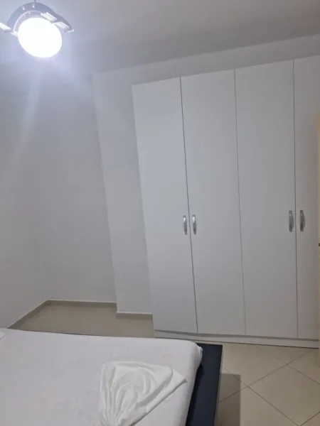 Pogradec, jepet me qera apartament 1+1+Ballkon Kati 3, 70 m² 70 € (Sulstarovari lagjia1)