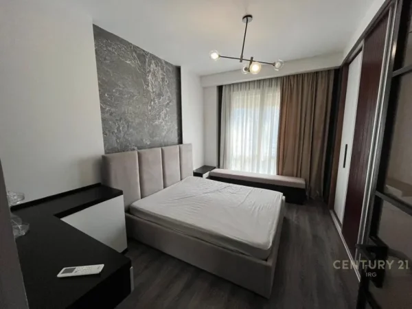 Tirane, jepet me qera apartament 1+1 , 74 m² 600 € (IRG117743)