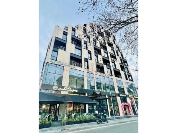 Tirane, jepet me qera zyre Kati 2, 85 m² 2.000 € (Myslym Shyrit)