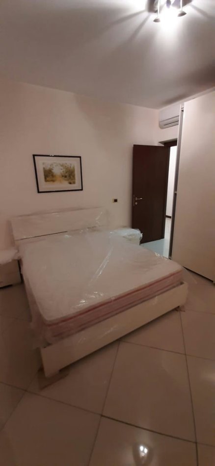 Tirane, jepet me qera apartament 1+1 Kati 3, 80 m² 460 € (Rruga&#039;&#039;Dibres&quot;)