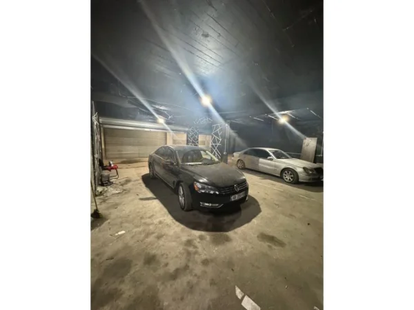 Tirane, jap me qera magazine Kati -1, 170 m² 600 € 