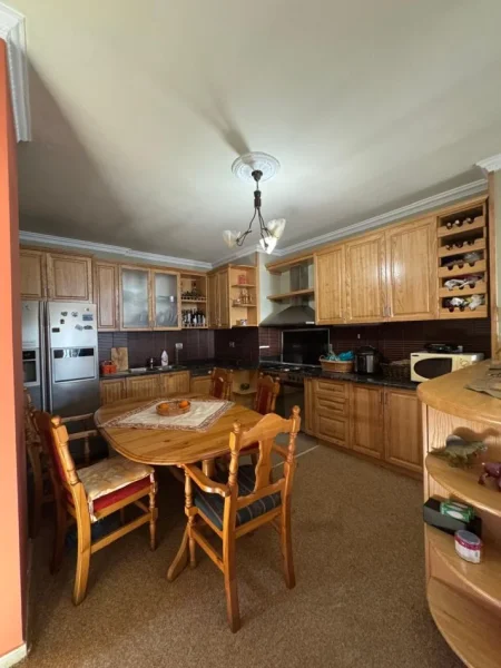 Tirane, shitet apartament 2+1+Aneks+Ballkon Kati 5, 118 m² 150.000 € (fresku)