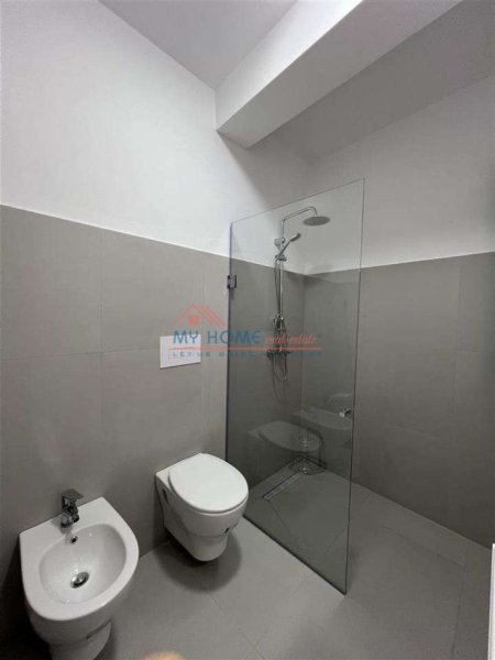 Tirane, jepet me qera apartament 2+1+Ballkon Kati 9, 100 m² 600 € (Urnaza e re)