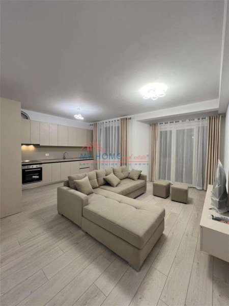 Tirane, jepet me qera apartament 2+1+Ballkon Kati 9, 100 m² 600 € (Urnaza e re)