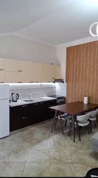 Tirane, jepet me qera apartament 1+1 Kati 4, 61 m² 500 € (* JEPET ME QERA SUPER APARTAMENT 1+1 PRANË GJIMNAZIT BESNIK SYKJA NE VASIL SHANTO)