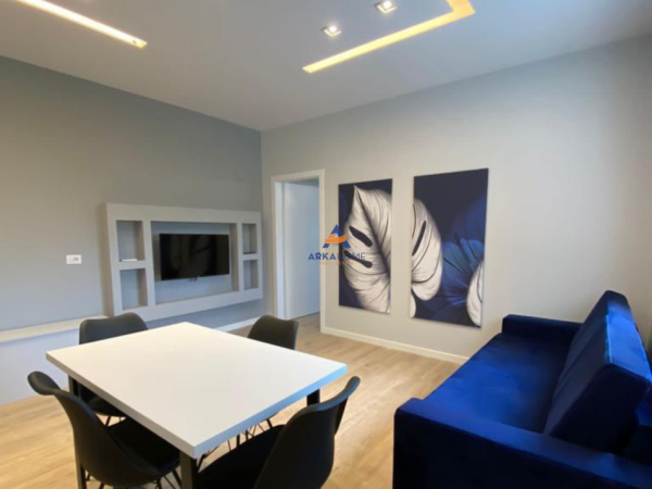 Tirane, jepet me qera apartament 1+1 Kati 1, 65 m² 500 € (21 DHJETORI)