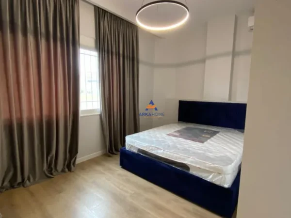 Tirane, jepet me qera apartament 1+1 Kati 1, 65 m² 500 € (21 DHJETORI)