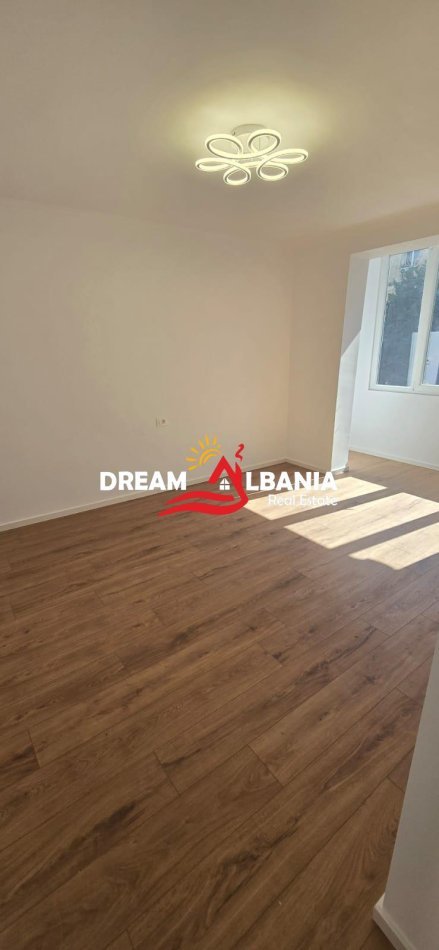 Tirane, shitet garsonier 1+1 Kati 3, 30 m² 95.000 € (ne Myslym Shyr, prane Shkolles Pjeter Budi)