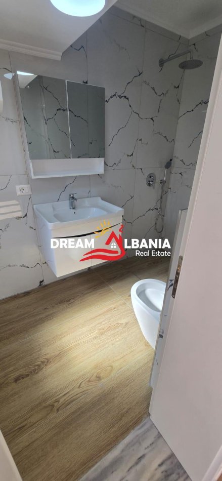 Tirane, shitet garsonier 1+1 Kati 3, 30 m² 95.000 € (ne Myslym Shyr, prane Shkolles Pjeter Budi)