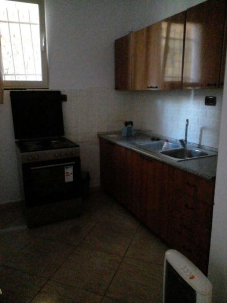 Tirane, jepet me qera apartament 1+1 Kati 1, 30 m² 250 € (Rruga &#039;&#039;Hasan Vogli&quot;)