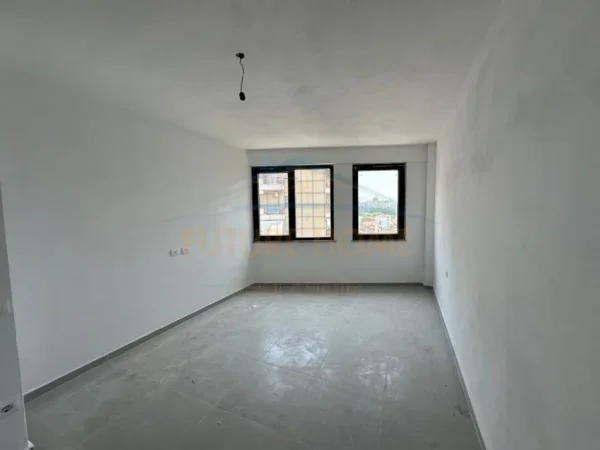 Tirane, shitet apartament 2+1 Kati 7, 105 m² 157.920 € (Unaza e Re, Tiranë, rruga Loni Ligori)