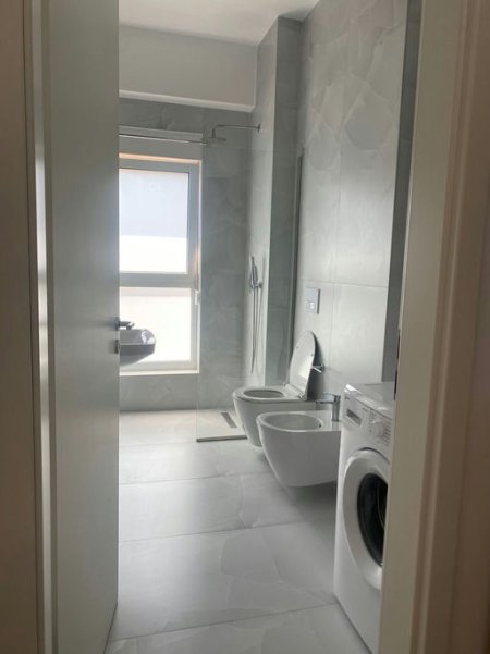 Tirane, jepet me qera apartament 1+1 Kati 7, 70 m² 550 € (Rruga &quot;Ali Demi&quot;)