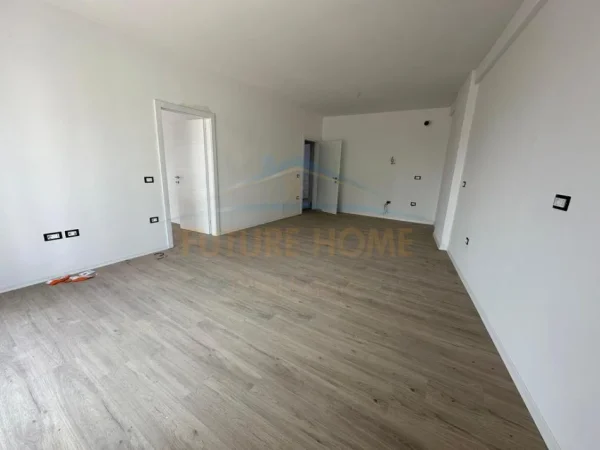 Tirane, shitet apartament 2+1+Ballkon Kati 3, 108 m² 183.260 € (Jordan Misja, Tiranë)