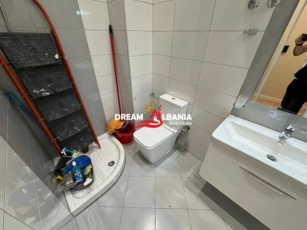 Tirane, shitet apartament 3+1 Kati 3, 135 m² 290.000 € (tek Liqeni Thate, prane Rr Peti)