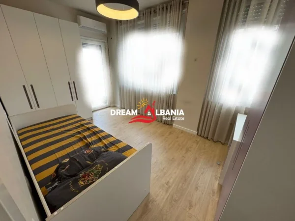 Tirane, shitet apartament 3+1 Kati 3, 135 m² 290.000 € (tek Liqeni Thate, prane Rr Peti)