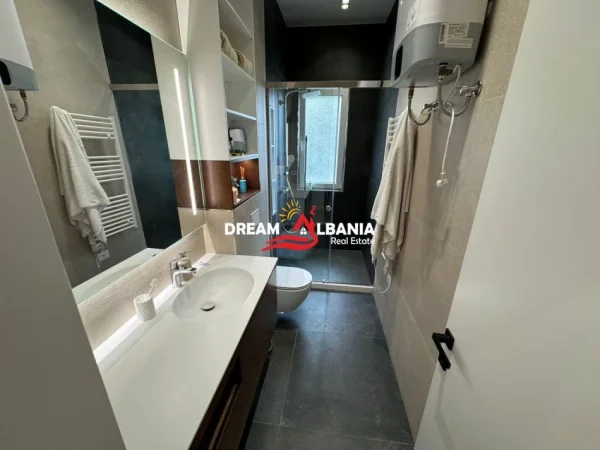 Tirane, shitet apartament 3+1 Kati 3, 135 m² 290.000 € (tek Liqeni Thate, prane Rr Peti)