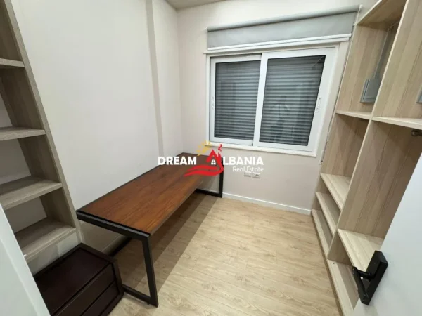 Tirane, shitet apartament 3+1 Kati 3, 135 m² 290.000 € (tek Liqeni Thate, prane Rr Peti)