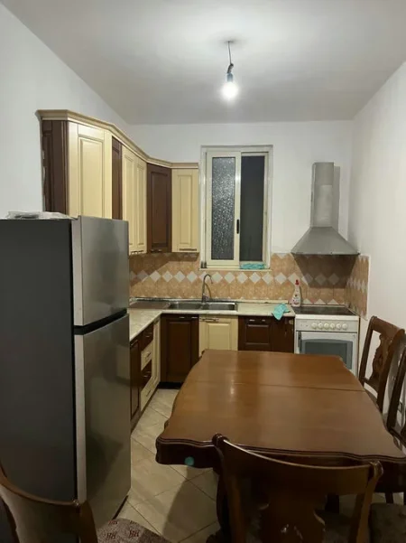 Tirane, jepet me qera apartament 2+1+Ballkon Kati 3, 500 € 