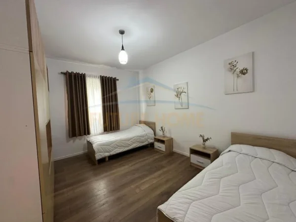 Tirane, shitet apartament 2+1+Ballkon Kati 1, 136 m² 215.000 € (Prane kompleksit Grand, ne rrugen Ali Visha, Ali Dem, Tirane)