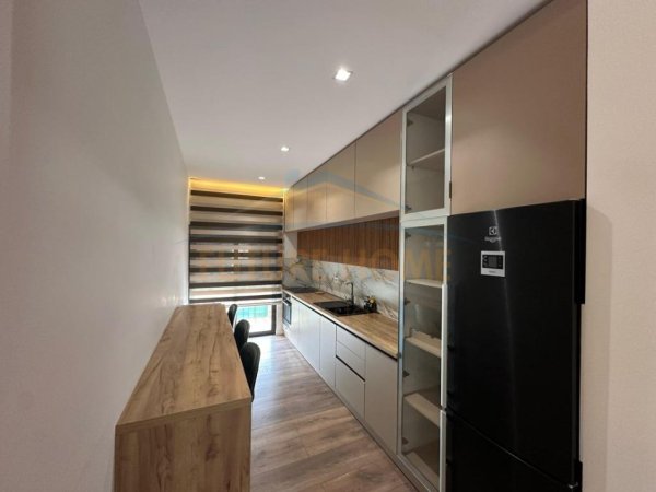 Tirane, shitet apartament 2+1+Ballkon Kati 1, 136 m² 215.000 € (Prane kompleksit Grand, ne rrugen Ali Visha, Ali Dem, Tirane)
