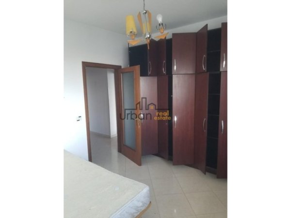 Tirane, jepet me qera apartament 1+1+Ballkon Kati 11, 70 m² 350 € (Prane UET)