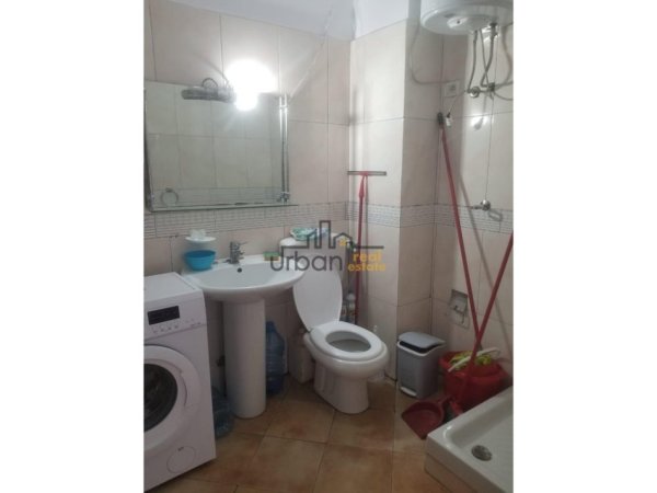 Tirane, jepet me qera apartament 1+1+Ballkon Kati 11, 70 m² 350 € (Prane UET)