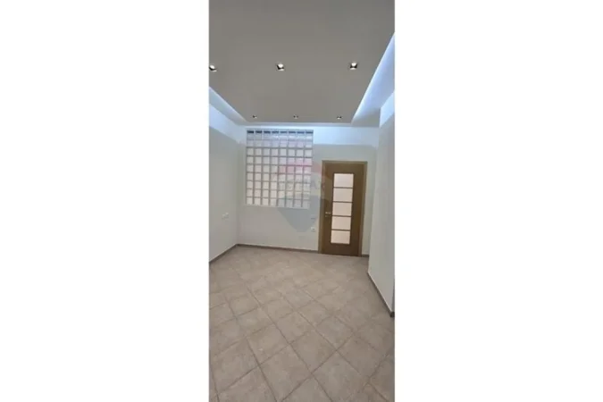 Tirane, jepet me qera zyre Kati 2, 59 m² 590 €