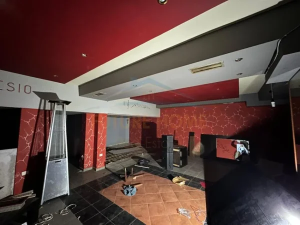 Tirane, jepet me qera magazine Kati -1, 112 m² 700 € (Rr.Dervish Hekali, prane shkolles se Kuqe,Tirane)