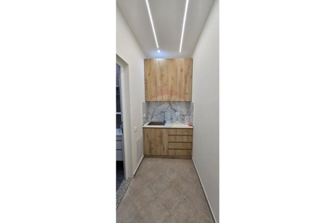 Tirane, jepet me qera zyre Kati 2, 59 m² 590 €