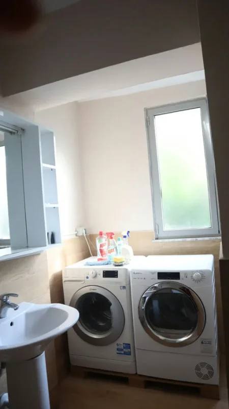 Tirane, jepet me qera apartament 2+1 Kati 2, 54 m² 520 € (Rruga "Dibres")