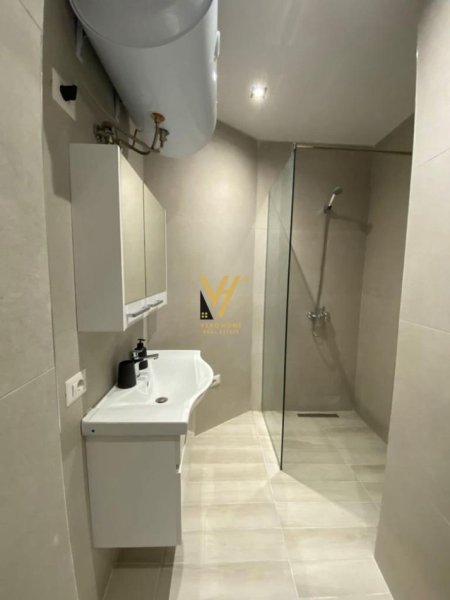 Tirane, jepet me qera apartament 1+1+Ballkon Kati 2, 70 m² 500 € (21 DHJETORI)