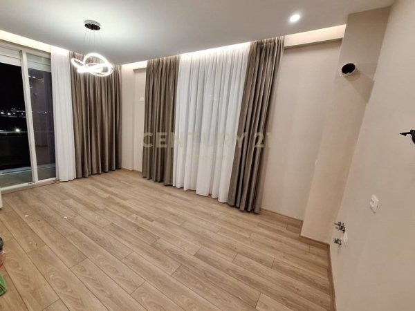 Tirane, jepet me qera apartament 1+1 Kati 3, 67 m² 600 € (Astir)
