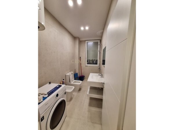 Tirane, jepet me qera apartament 1+1 Kati 3, 67 m² 600 € (Astir)
