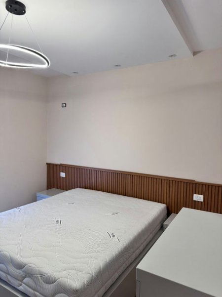 Tirane, jepet me qera apartament 1+1 , 60 m² 470 € (Rruga &#039;&#039;Hasan Vogli&quot;)
