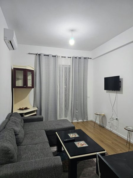 Tirane, jepet me qera apartament 1+1+Ballkon , 60 m² 400 € (Rruga&quot;Ali Demi&quot;)