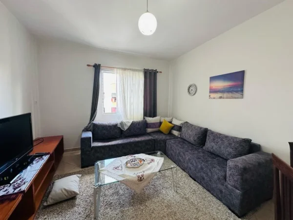 Tirane, jepet me qera apartament 2+1+Ballkon Kati 8, 120 m² 450 € (Oslo bar astir)