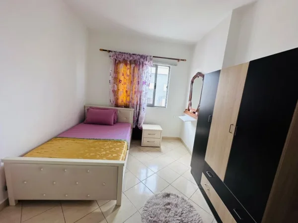 Tirane, jepet me qera apartament 2+1+Ballkon Kati 8, 120 m² 450 € (Oslo bar astir)