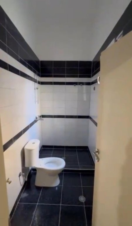 Tirane, jepet me qera apartament 2+1+Ballkon Kati 1, 110 m² 550 € (Kodra e Diellit)
