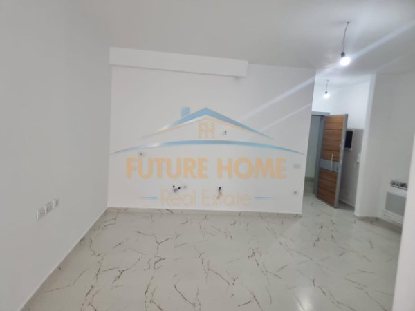 Tirane, jap me qera ambjent biznesi Kati 4, 92 m² 850 € (Rruga Mine Peza)