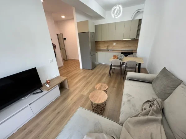 Tirane, jepet me qera apartament 1+1 Kati 7, 56 m² 400 € (Kompleksi Kaimi)