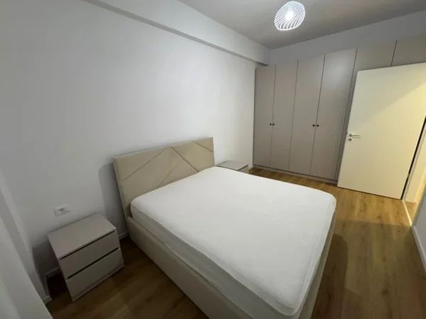 Tirane, jepet me qera apartament 1+1 Kati 7, 56 m² 400 € (Kompleksi Kaimi)