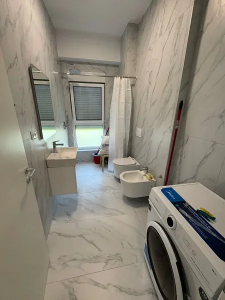 Tirane, jepet me qera apartament 1+1 Kati 7, 56 m² 400 € (Kompleksi Kaimi)