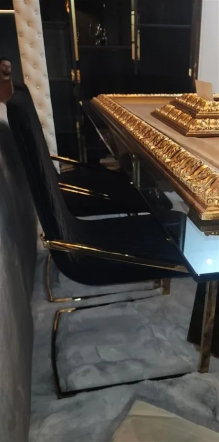 Tirane, shes Tavoline ngrenieje KARE DESIGN & 6 karrige 1.500 €