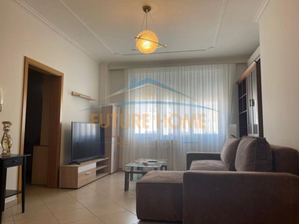 Tirane, jepet me qera apartament 2+1 Kati 9, 101 m² 700 € (Myslym Shyri)