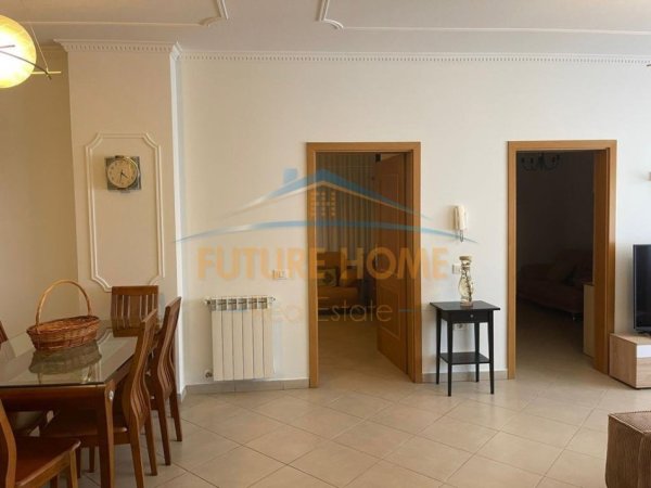 Tirane, jepet me qera apartament 2+1 Kati 9, 101 m² 700 € (Myslym Shyri)