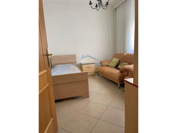 Tirane, jepet me qera apartament 2+1 Kati 9, 101 m² 700 € (Myslym Shyri)