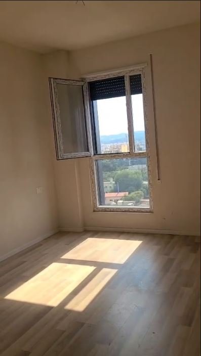Tirane, jepet me qera apartament 1+1+Ballkon Kati 3, 70 m² 450 € (Don Bosko)