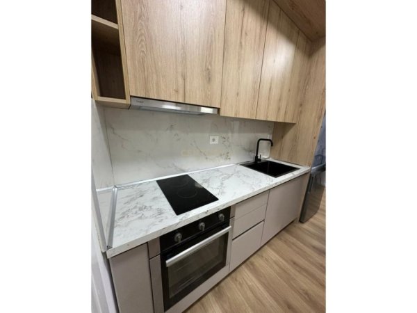 Tirane, jepet me qera apartament 1+1 Kati 2, 350 m² 350 € 