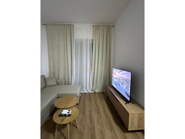 Tirane, jepet me qera apartament 1+1 Kati 2, 350 m² 350 € 